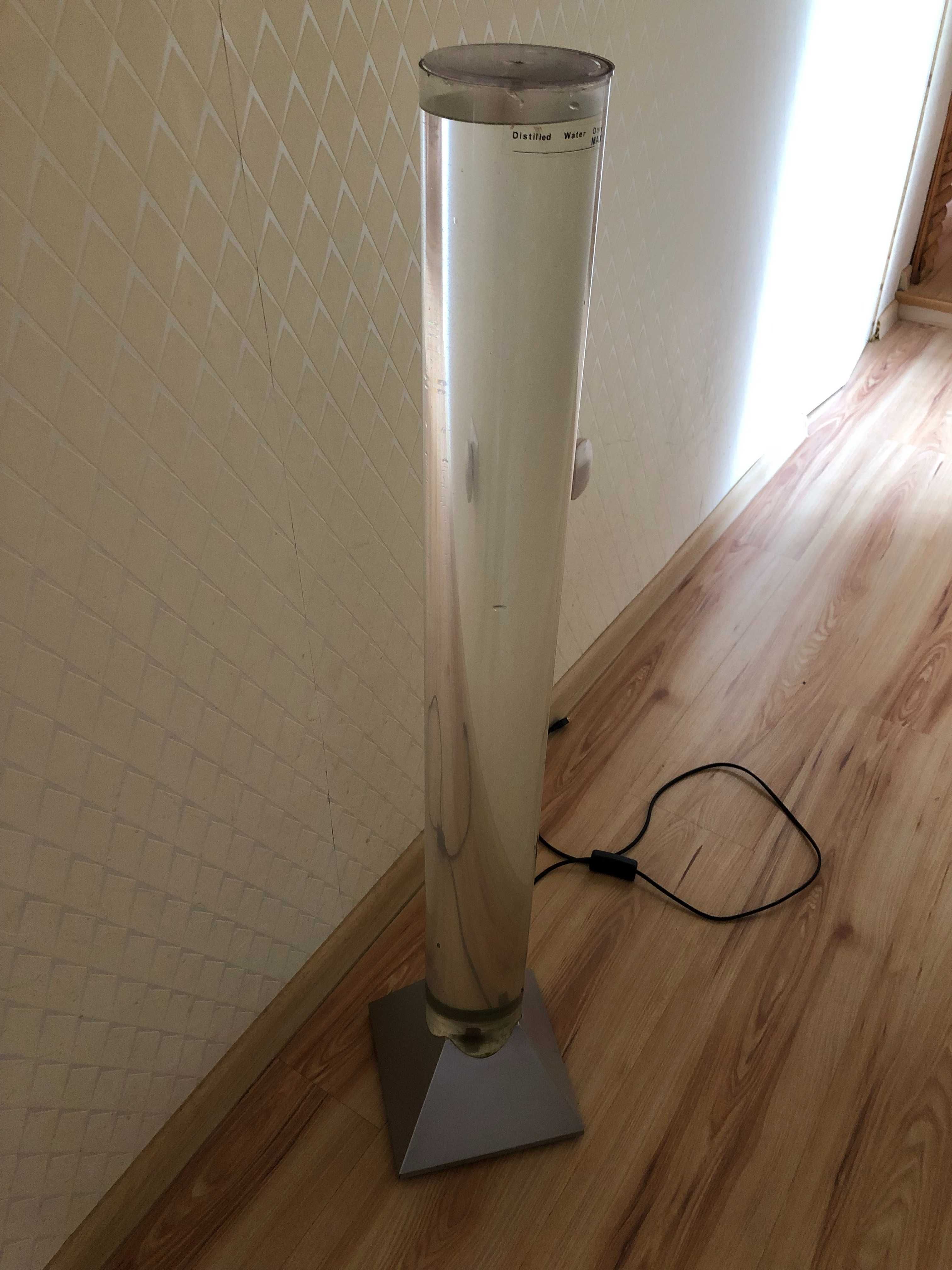 Lampa stojąca podłogowa wodna wyjątkowy design, magia koloru