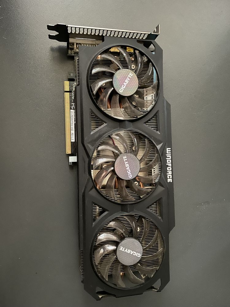 Gigabyte radeon r9 280x 3072mb 384-bit WINDFORCE 3X oc