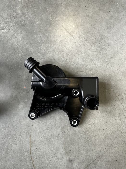 Клапан вентиляции картерних газів сапун спрінтер Sprinter W906 W639