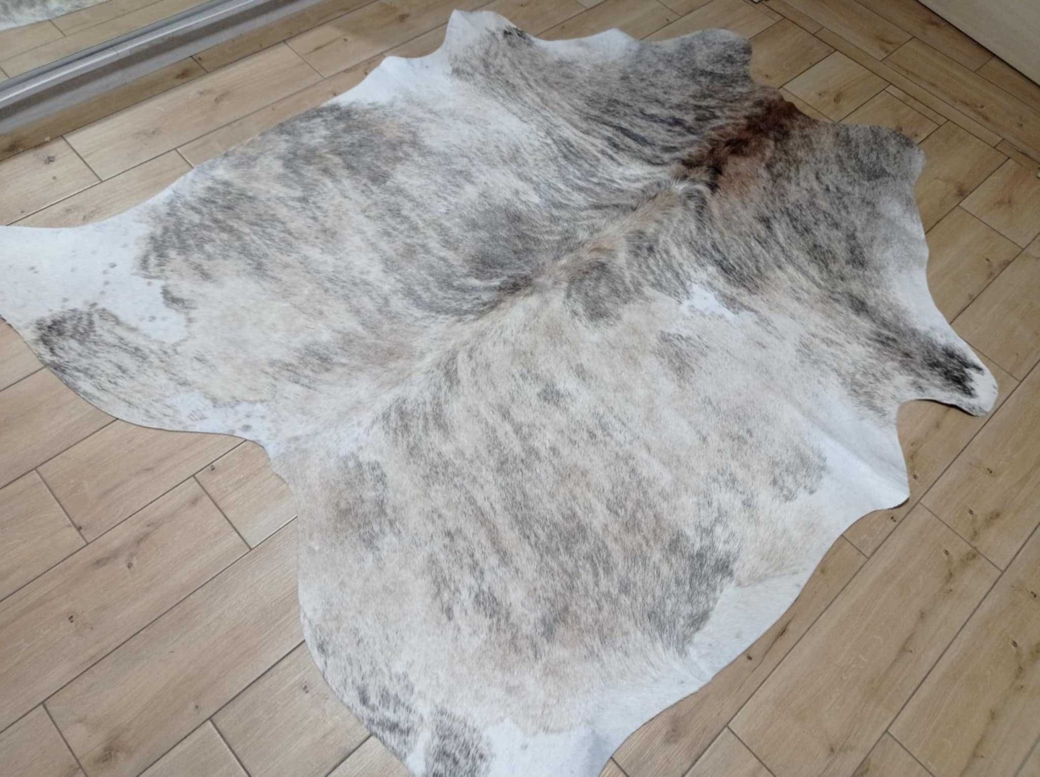 Dywan SKÓRA BYDLĘCA Tygrys beżowo-brązowy Krowa naturalna