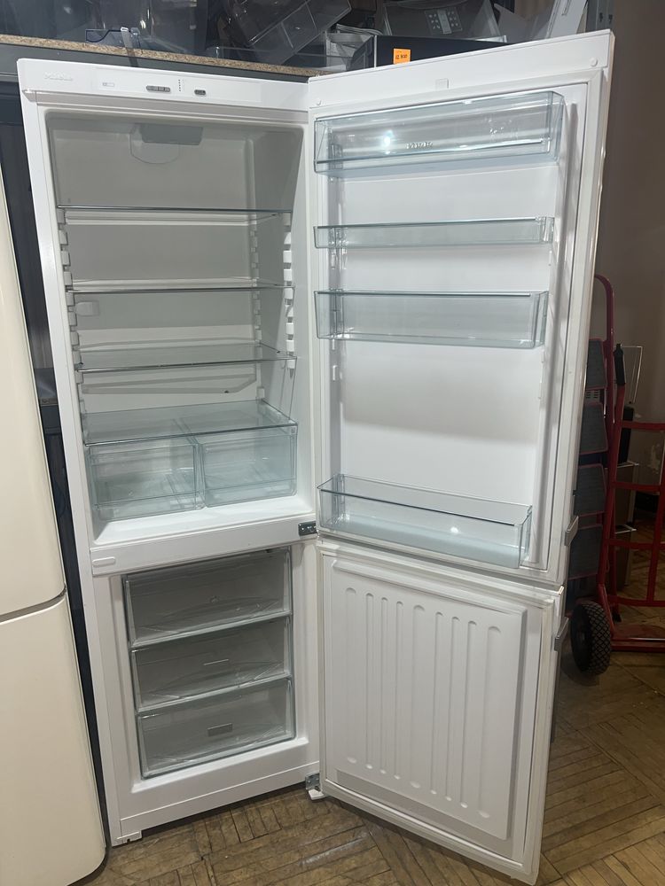Холодильник Miele з Німеччини