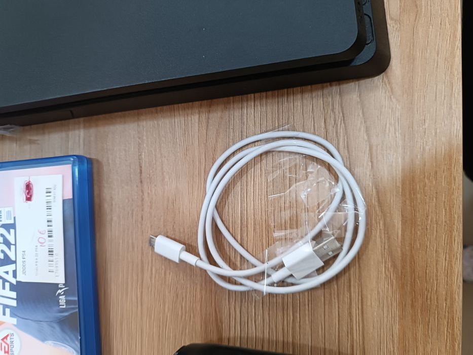 PS 4 1 console cabos um FIFA 2023