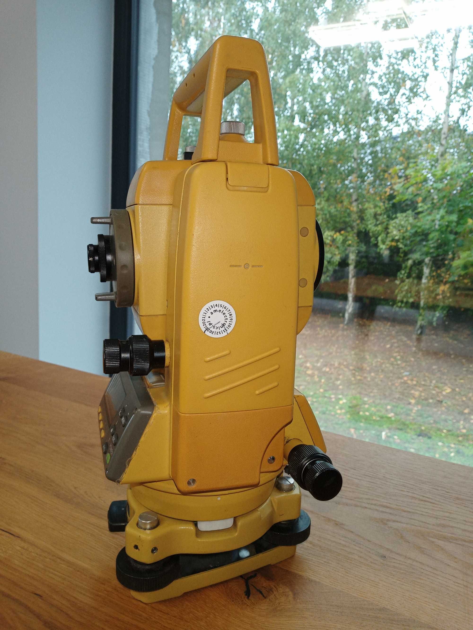 tachimetr Topcon