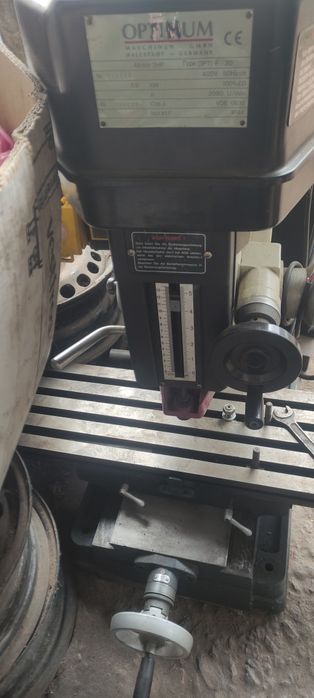 Продам сверлильно фрезерний OPTIMUM F30