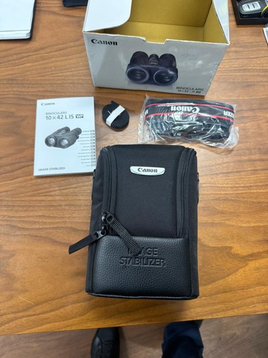 Бінокль Canon 10x42L IS WP