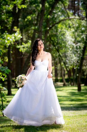 Продам свадебное платье блестящее белое