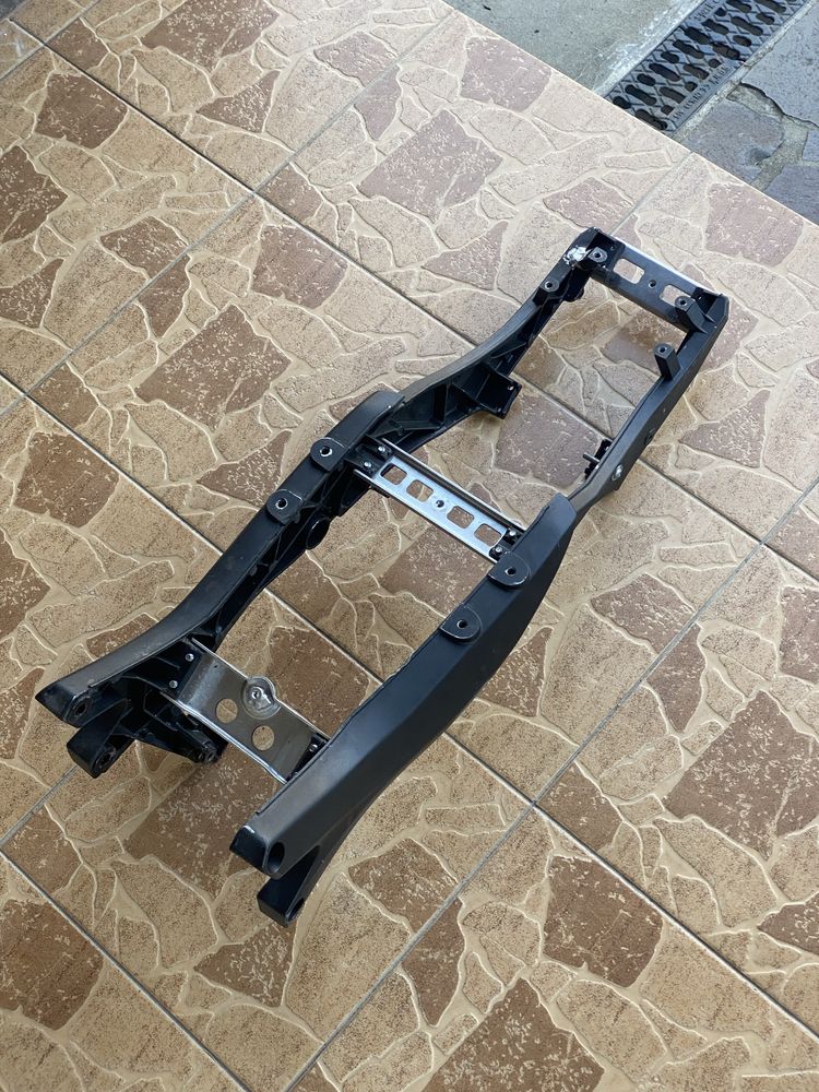 Подрамник GSX-R 600 K8-L0