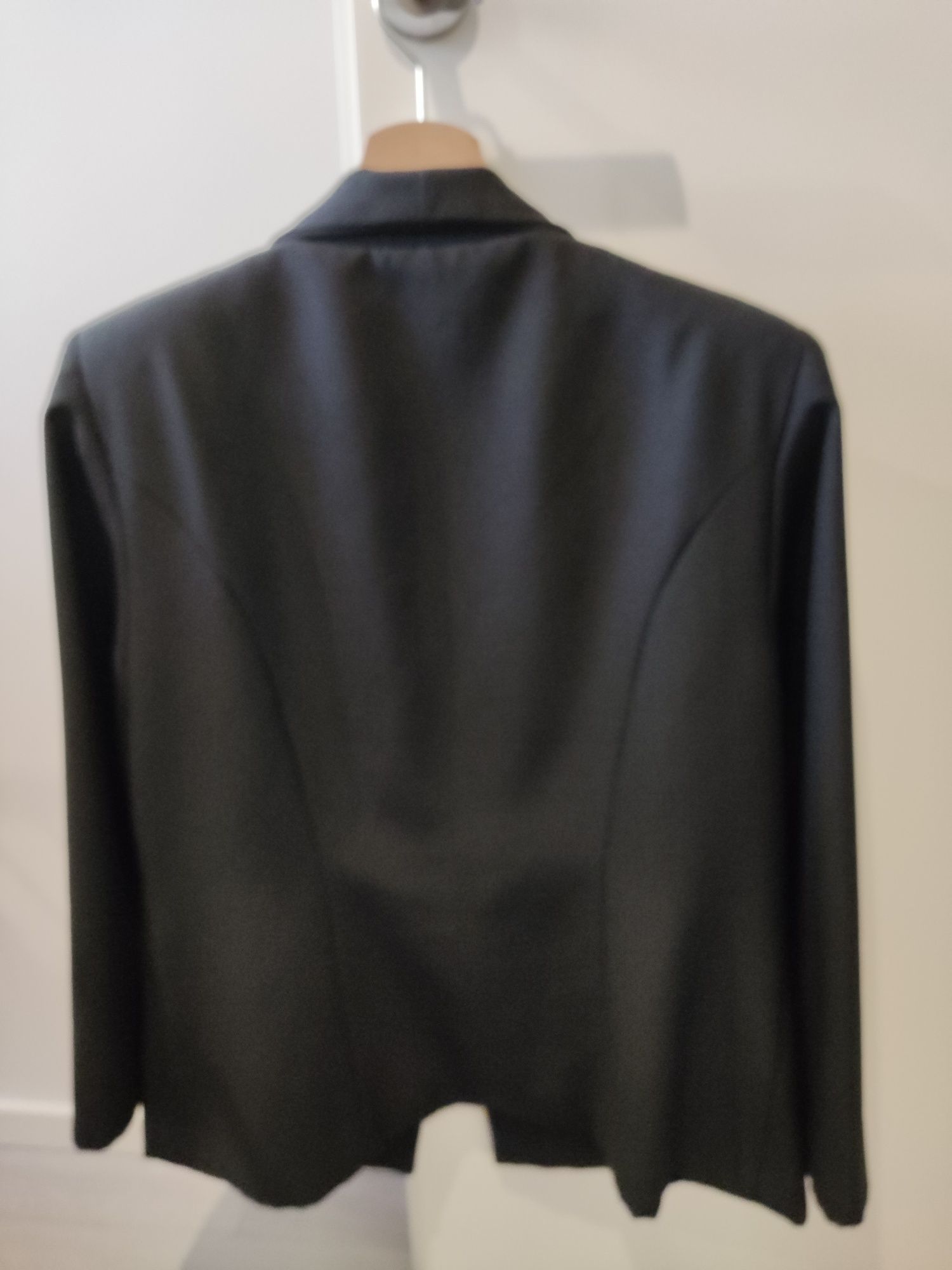 Blazer preto em muito bom estado.