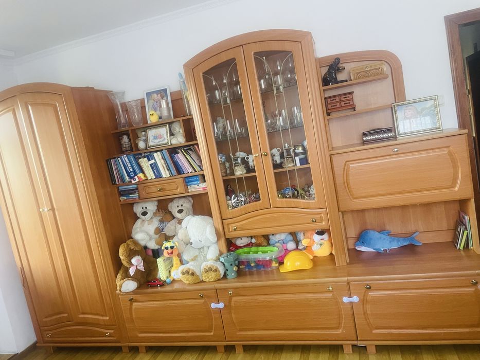 Стінка шафа у вітальню