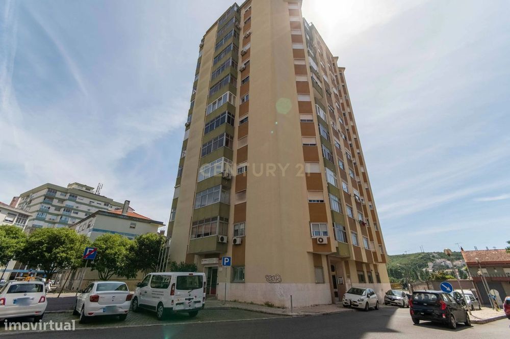 Apartamento T3 com mais de 100m² em Odivelas