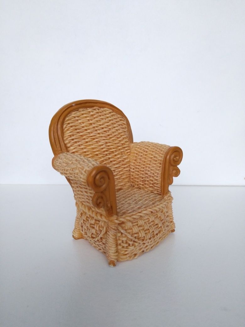 Fotel figurka porcelana GILDE