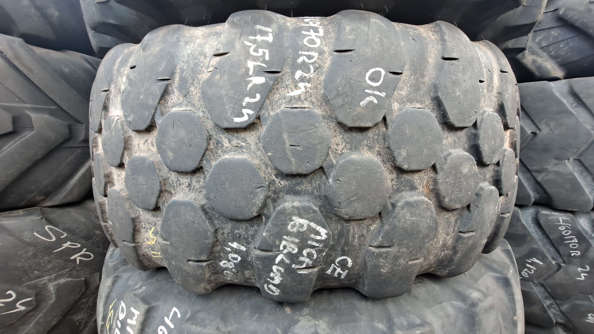 Para 460/70R24 Michelin 17.5LR24