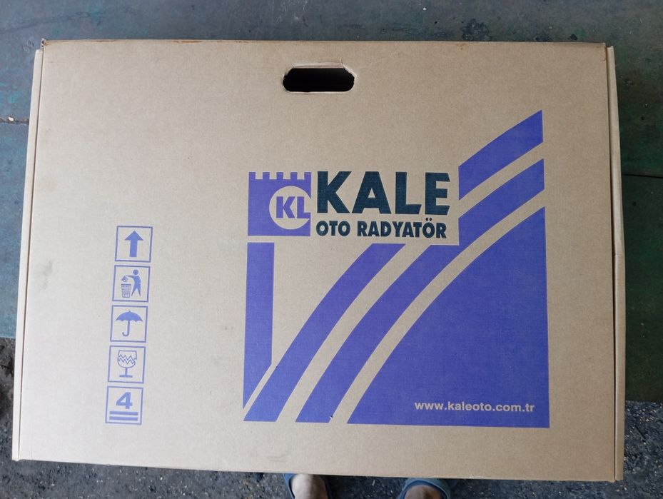 Радіатор кондиціонера новий