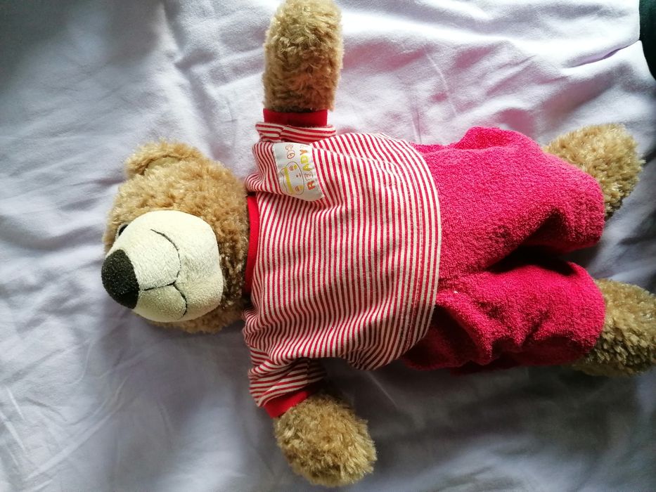 Pluszowy Miś w ubranku