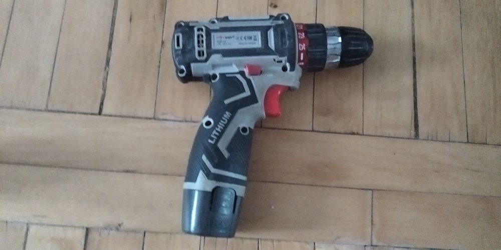 Продам шуруповёрт Луч Профи litium 12v