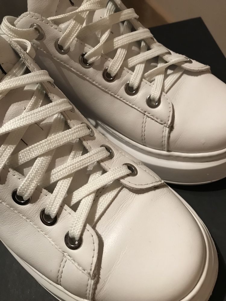 Karl Lagerfeld białe sneakersy 37