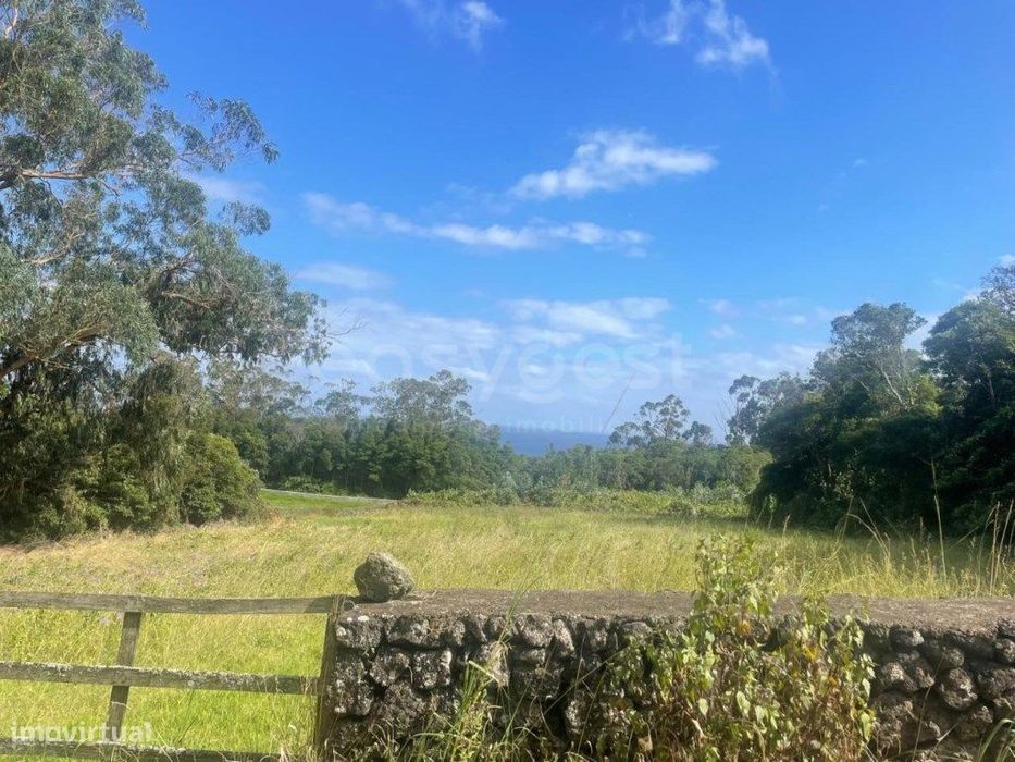 Terreno para Construção com Vista Mar - Porto Martins, Terceira