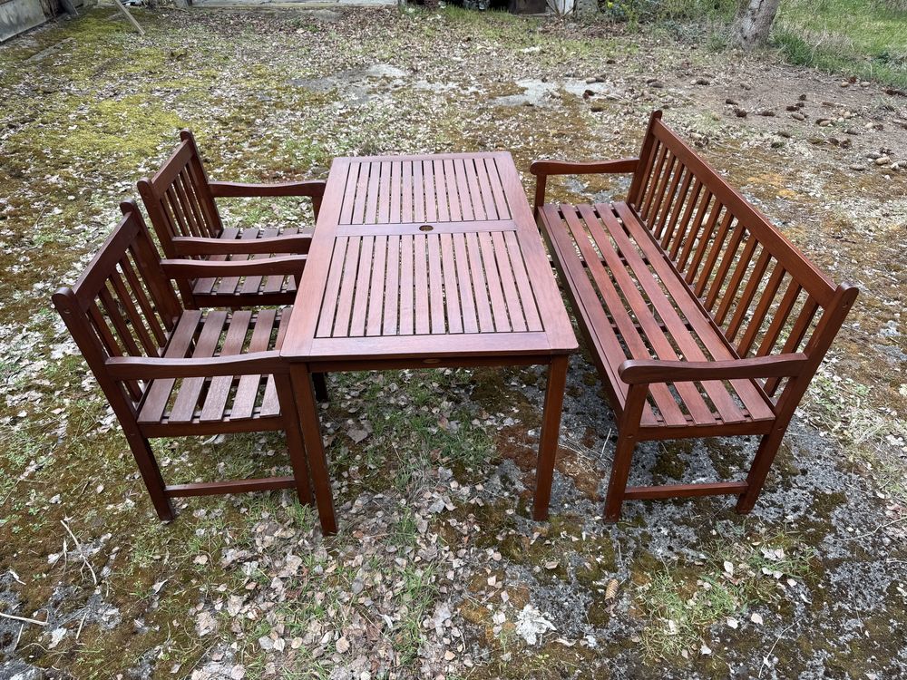 Meble ogrodowe z drewna egzotycznego plus parasol