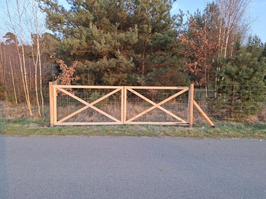 Komplet ogrodzenie z siatka leśna słupki stemple tymczasowe budowlane