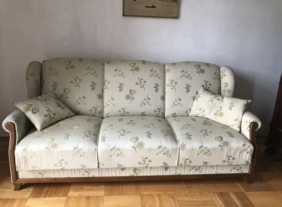 Komplet mebli - rozkładana sofa i dwa fotele