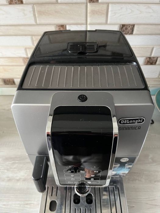 DeLonghi Dinamica — автоматична кавомашина, в хорошому стані