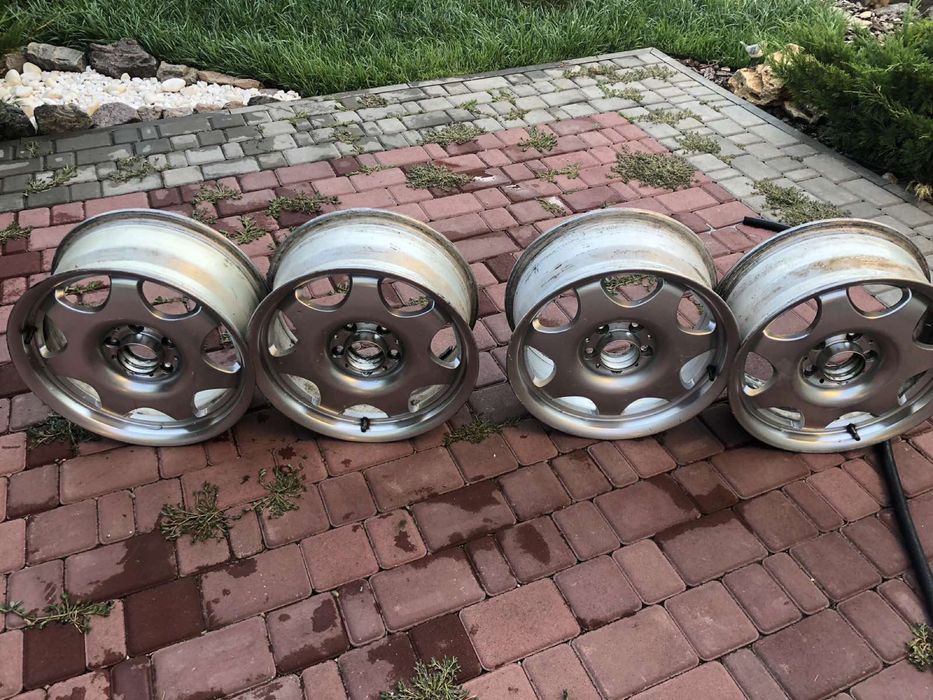 Продам оригинальные легкосплавные  диски r16