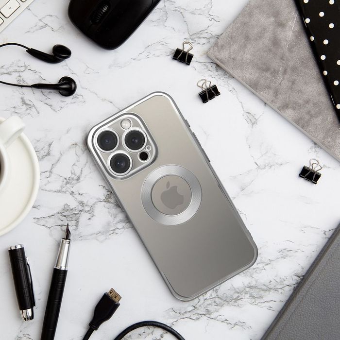 Futerał GLAM do IPHONE 17 Pro Max srebrny