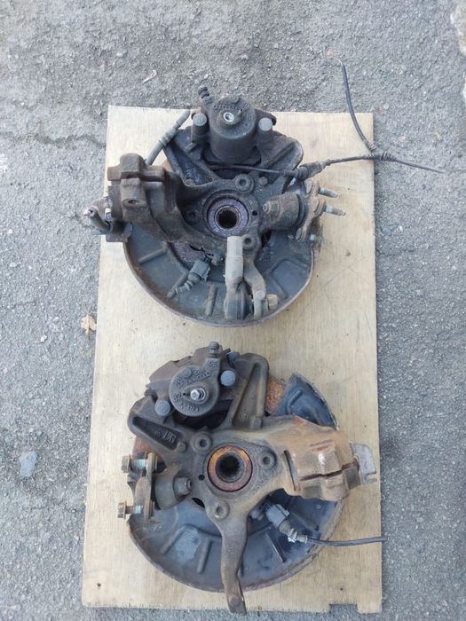 Ступіци в комплекті передні гольф хачбек 2008- 2012 рік