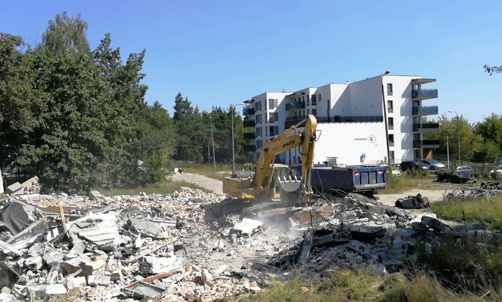 wyburzenia, młot, kucie posadzki, koparka, ładowarka,gruz