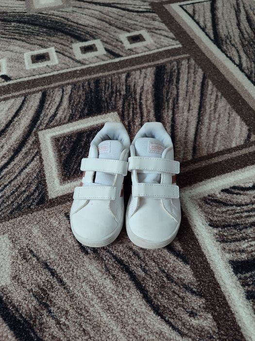 Красовки для дівчинки устілка 13.5 см розмір 23