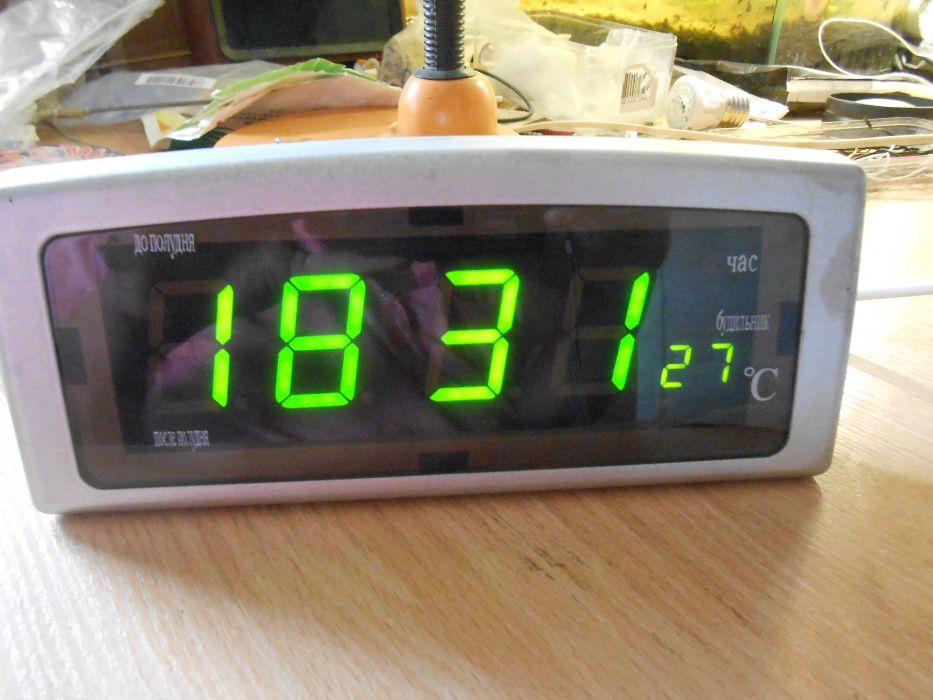 Настольные электронные часы-будильник Caixing CX-818