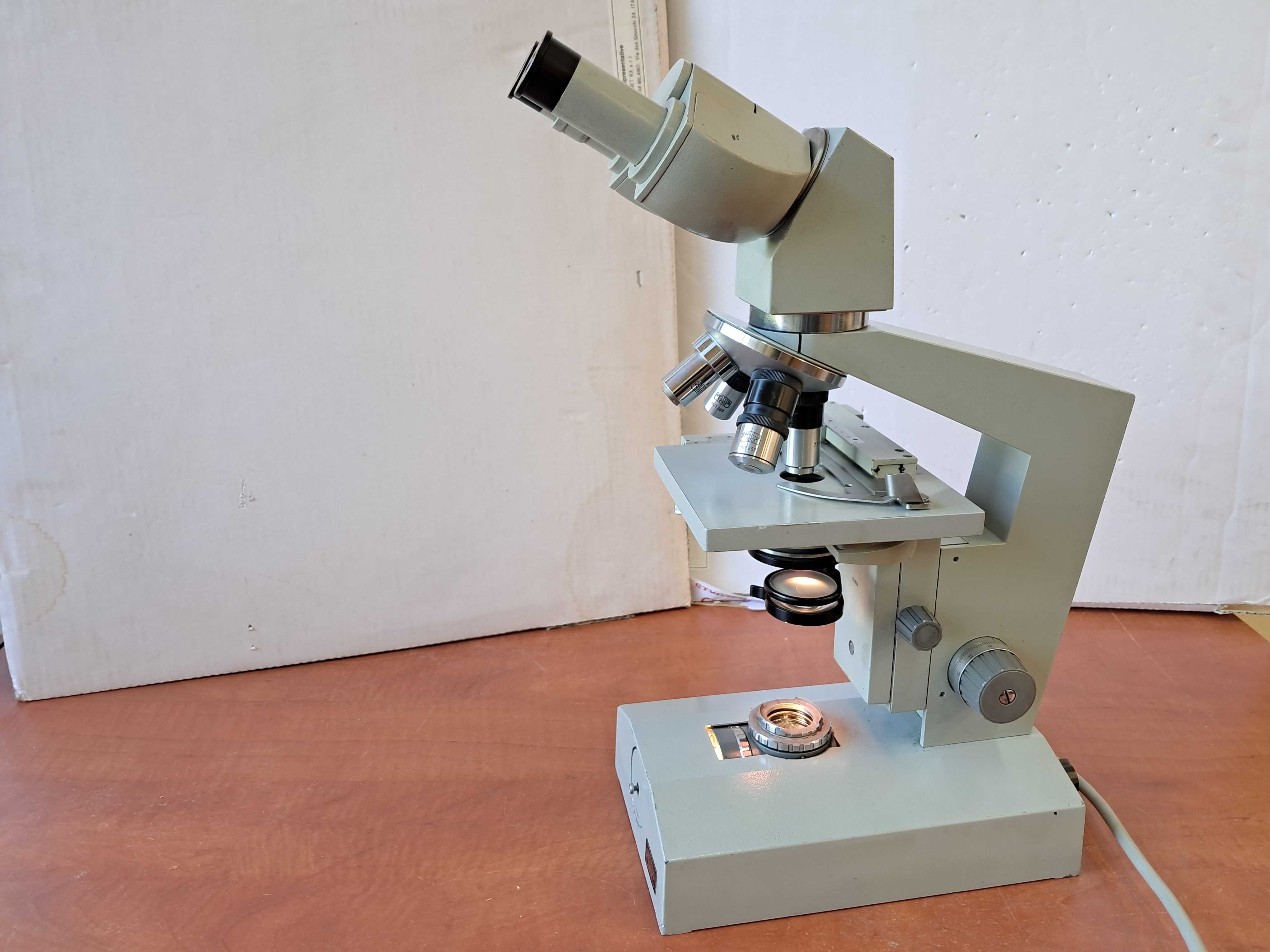 Mikroskop biologiczny Zeiss Laboval 2
