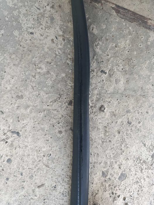 Ущільнювач передніх дверей на пежо 3008