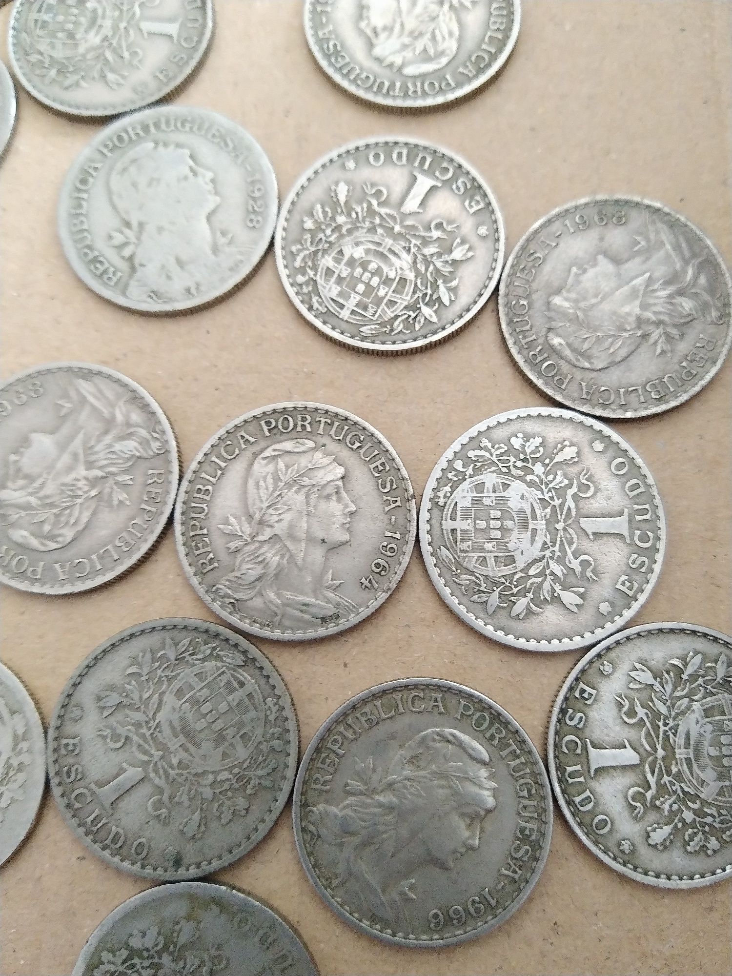 Vendo várias moedas antigas