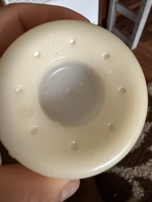 Отдам даром бутилочку mam