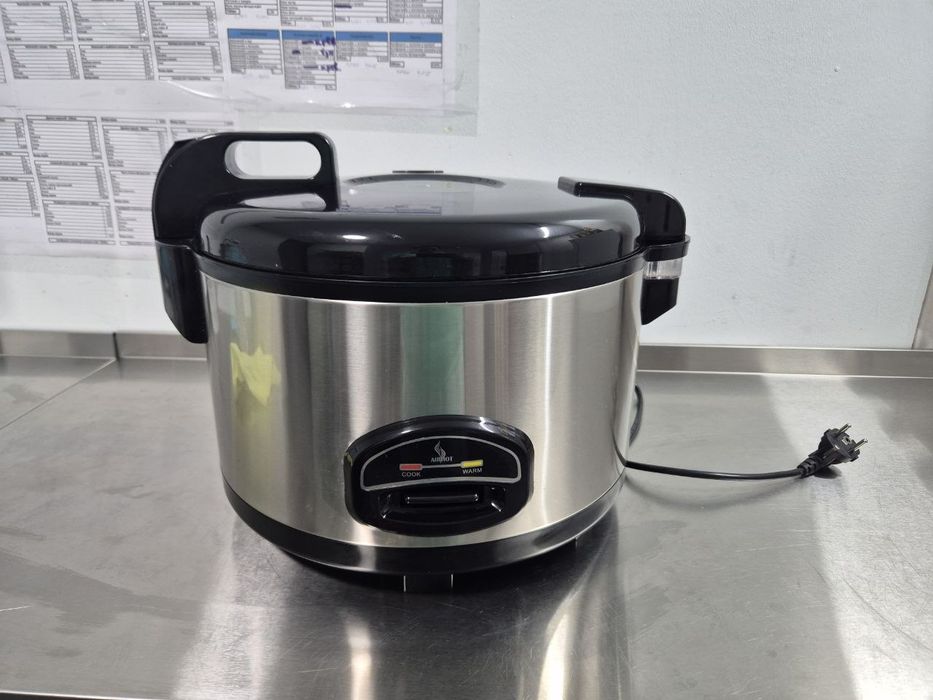 Рисоварка в гарному стані