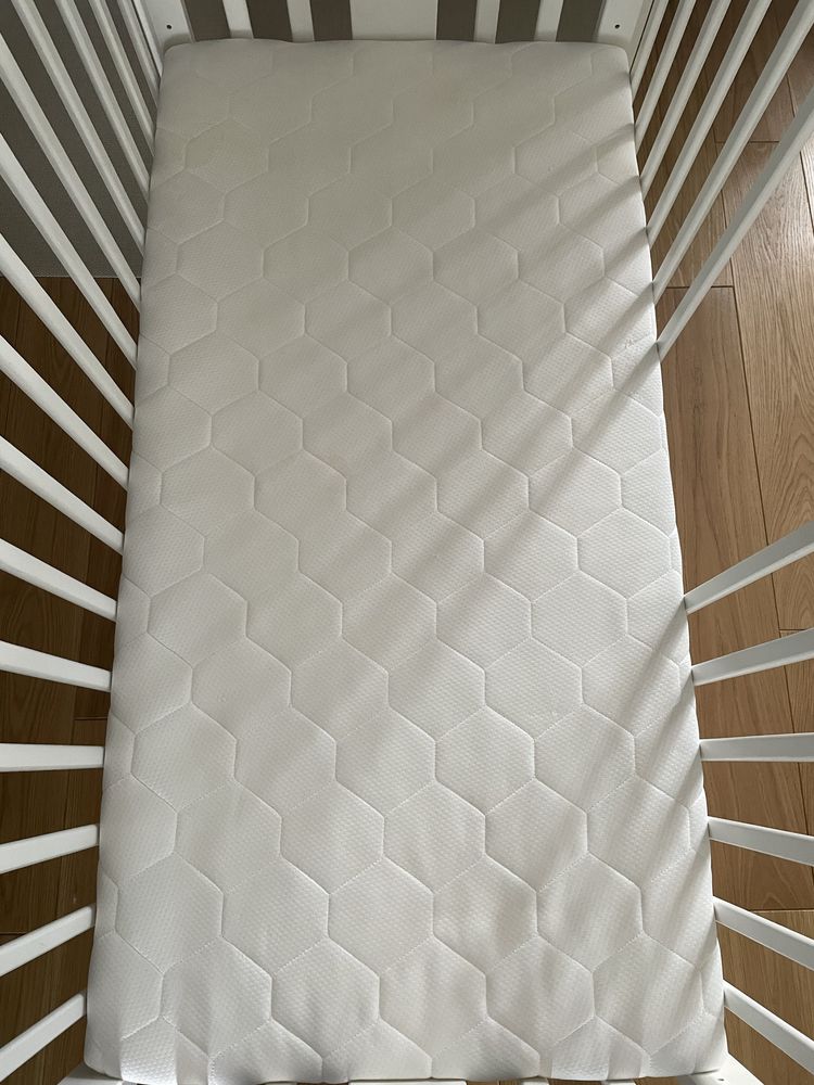 Łóżeczko dziecięce Woodies Star Cot 120x60 plus materac