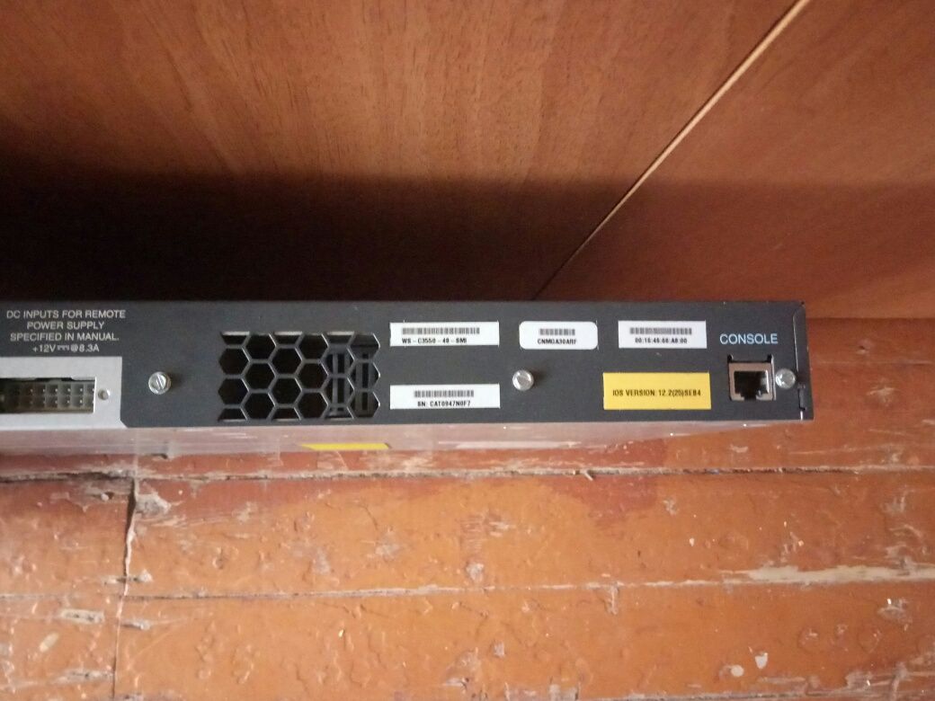 Продам свитч на 48 портов Cisco system-3550