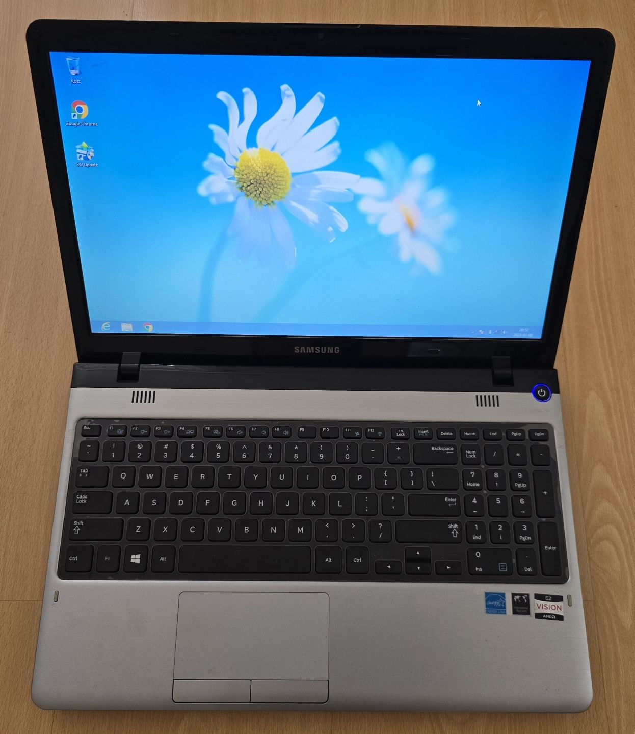 SAMSUNG NP355E5C Komputer/Laptop 15.6 AMD E2-1800 4GbRAM 500GbHDD Win8