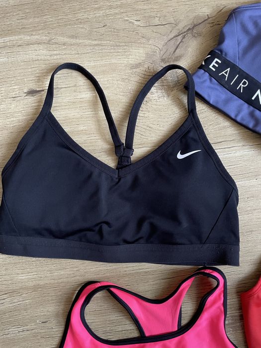Топи для спорту Nike