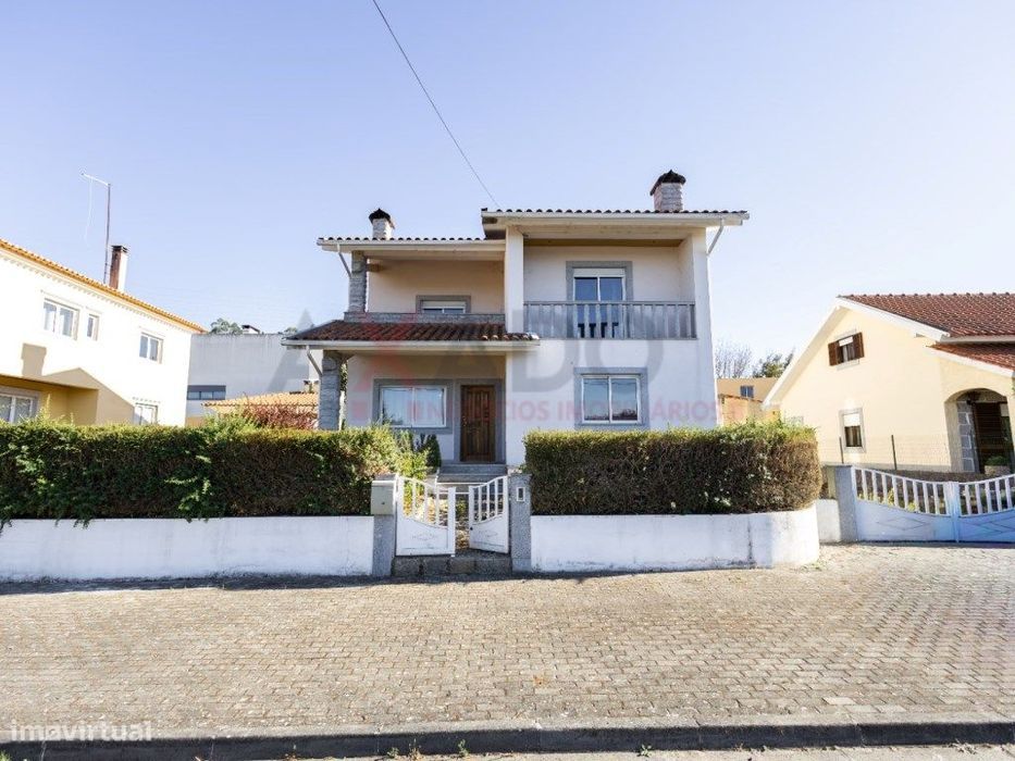 Moradia T4 em Seia - Quintela