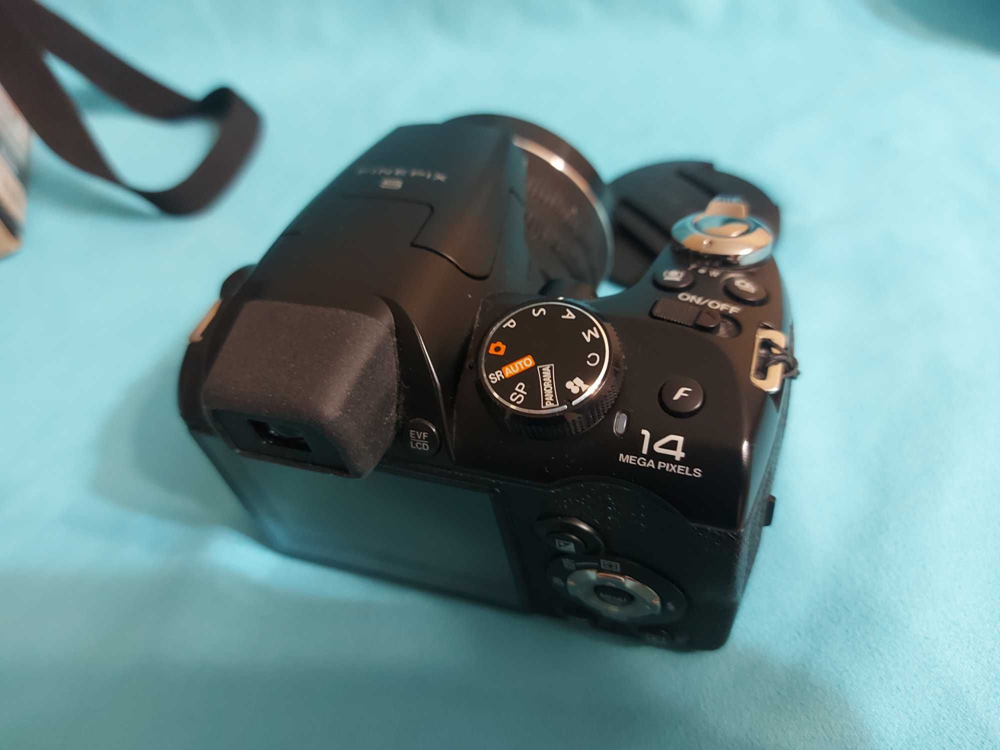 Fujifilm Finepix 4400. Aparat sprawny, mega stan. Zoom 28x, 14 MPix