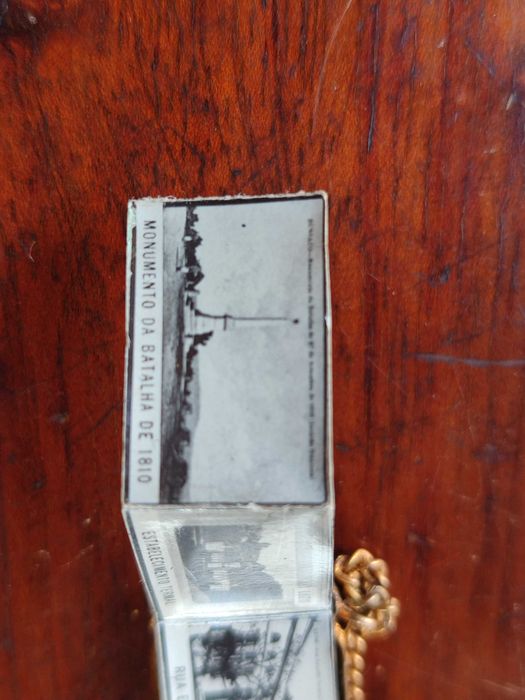 Relicário em metal banhado a prata