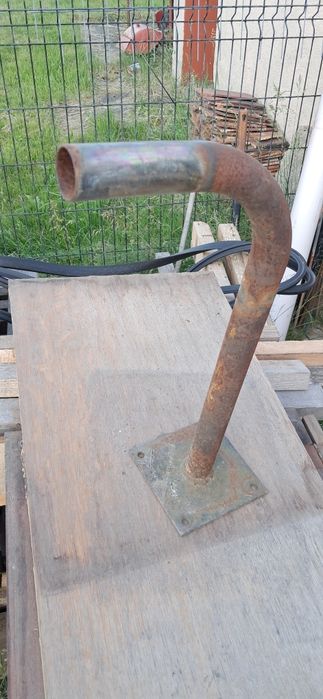 Uchwyt na antenę satelitarna