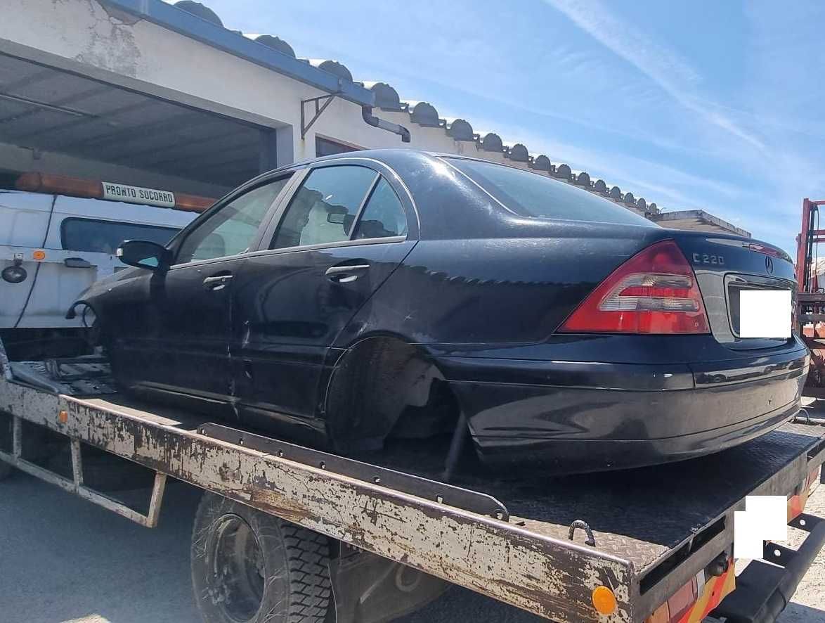 Para peças Mercedes C220 CDI W203 ano 2003