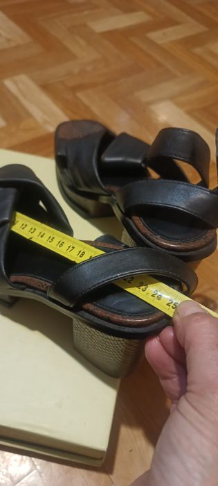 Razerved sandałki damskie na słupku