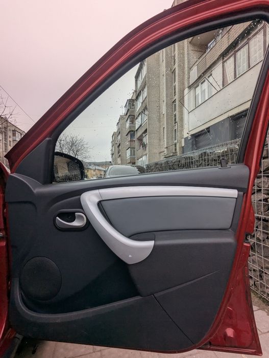 Dacia Logan 7місць( Lada largus cross)