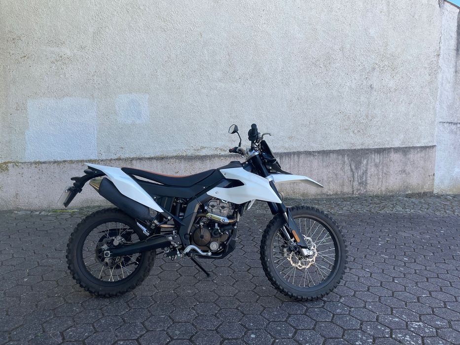Dsr 125 ex Um, Enduro, advenctur