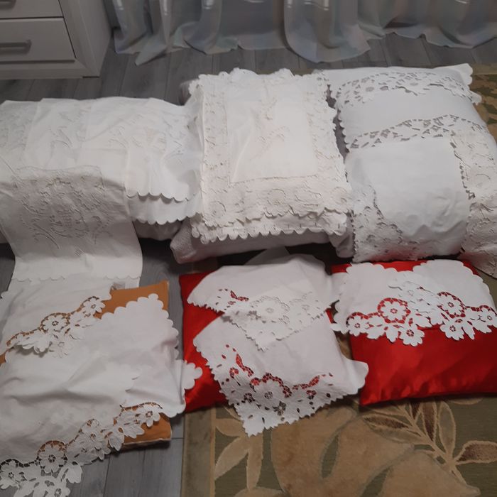 Изделия в стиле "Ришелье" фиранки,салфетки,чехлы для стульев, 60 годы