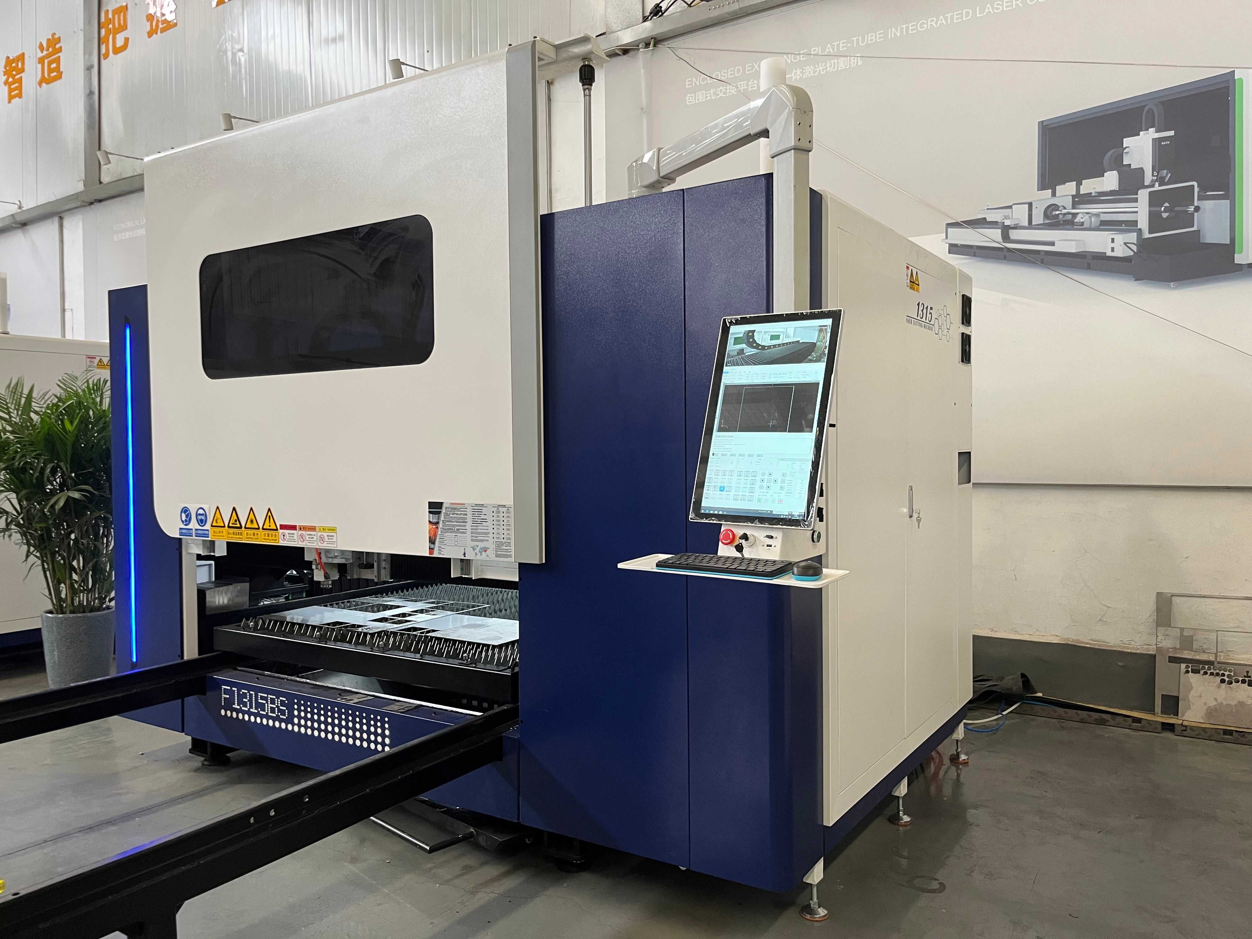 Fiber CORTE LASER METAL Inox,Ferro 1300X1500mm Fechada
